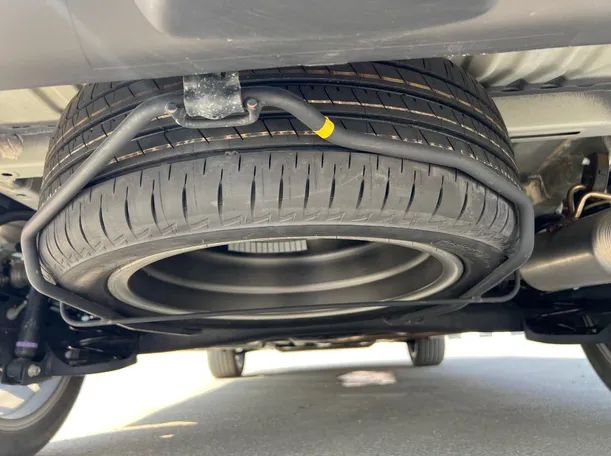 Car image 30