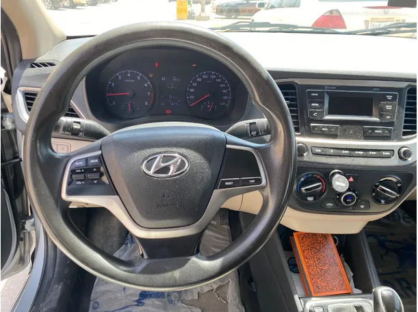 Car image 16