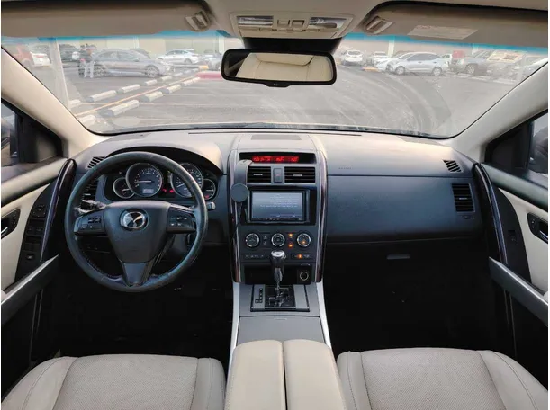Car image 19