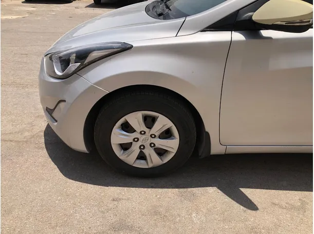 Car image 9