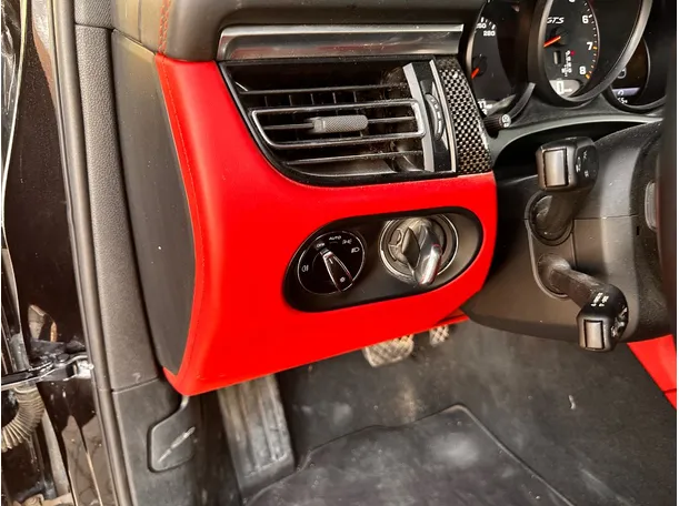 Car image 27
