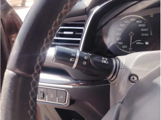 Car image 34