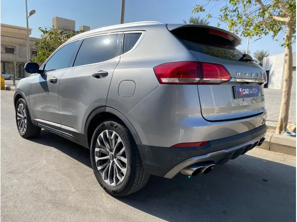 Car image 7