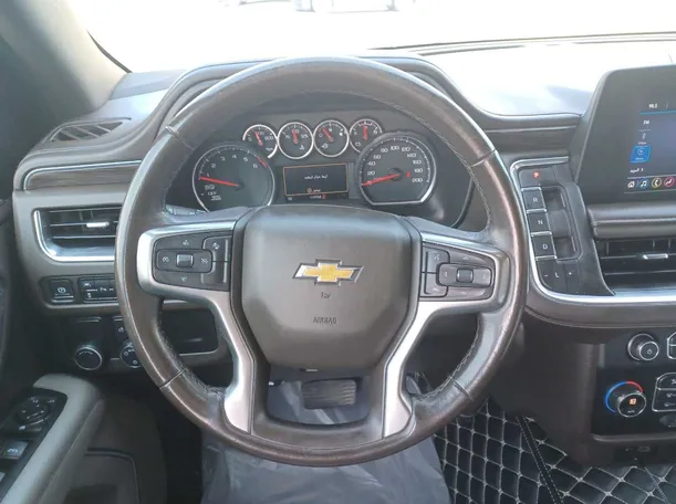 Car image 14