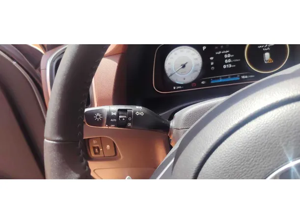 Car image 23
