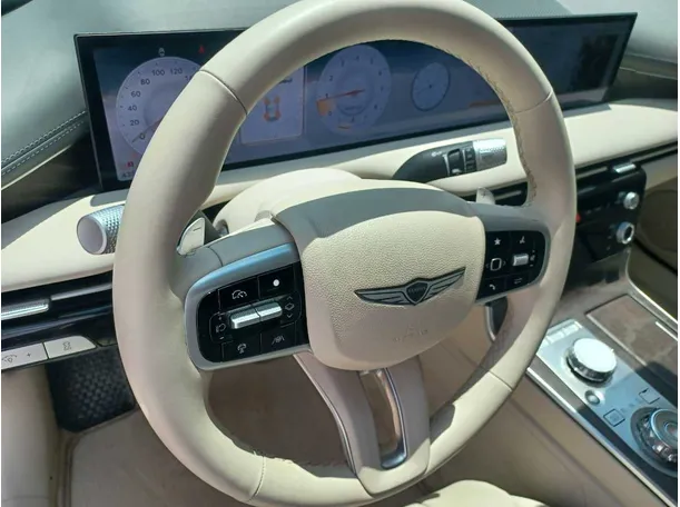 Car image 19