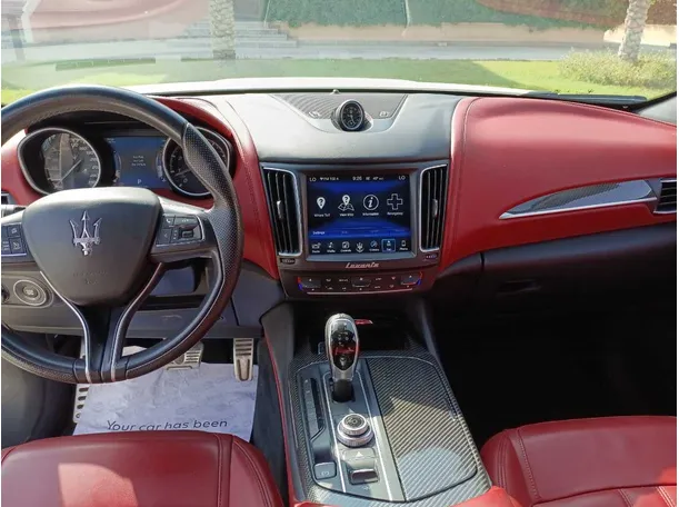 Car image 18