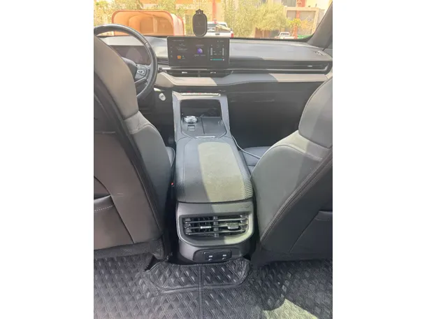 Car image 21