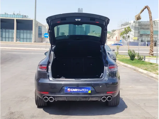 Car image 24