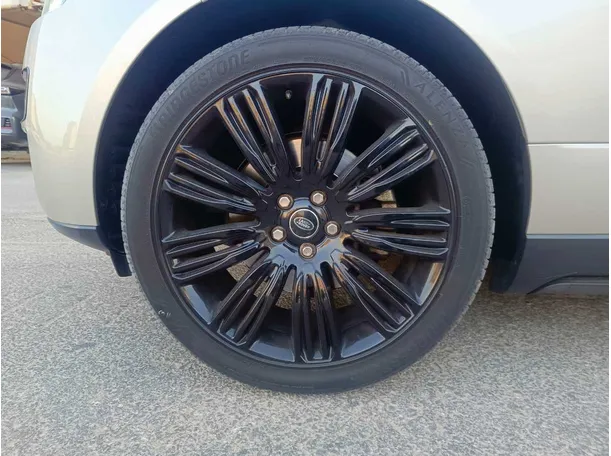 Car image 10
