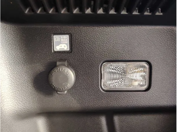Car image 35