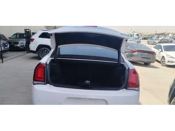Car image 23