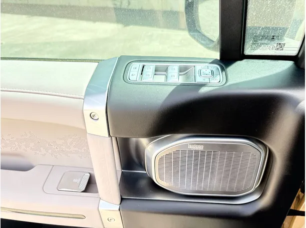Car image 33