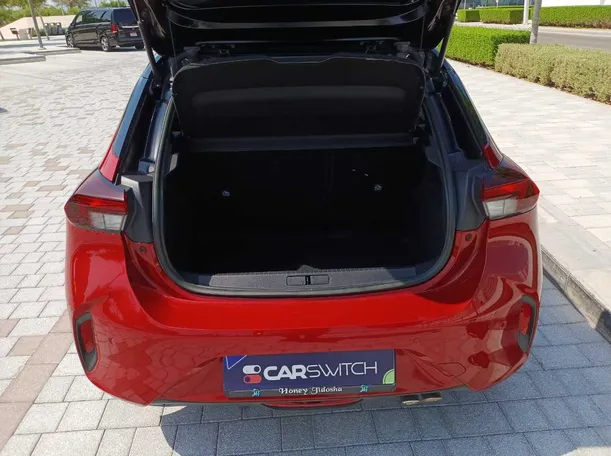 Car image 19