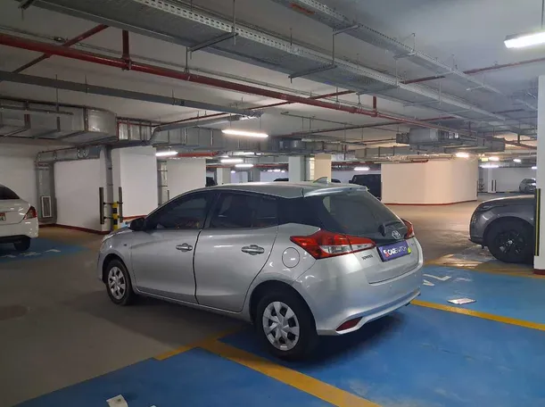 Car image 7
