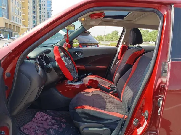 Car image 12