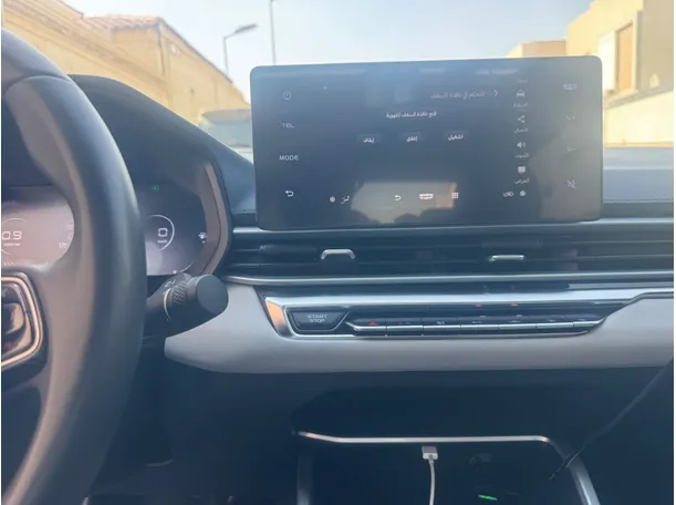 Car image 16