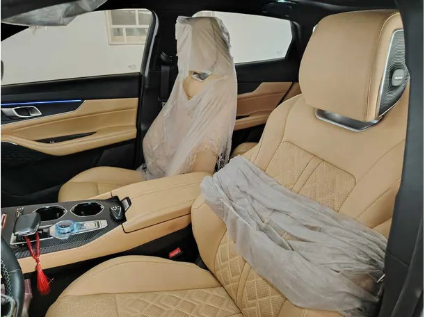 Car image 15