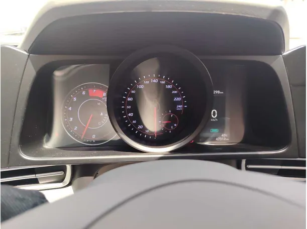 Car image 24