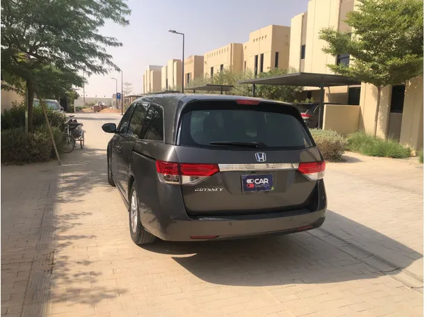 Car image 7