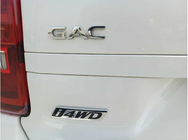 Car image 25