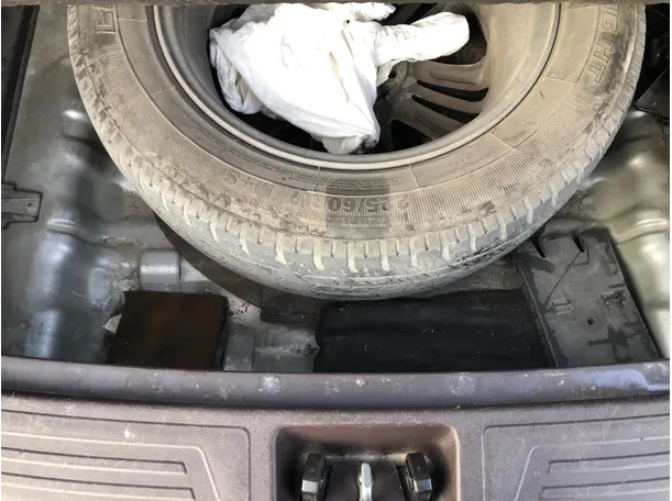 Car image 21
