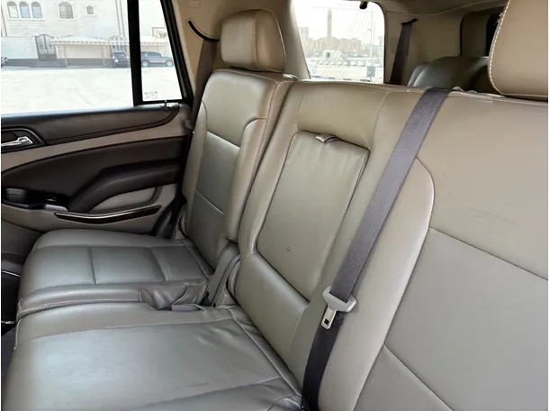 Car image 16