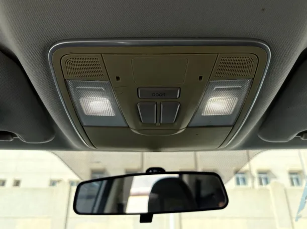 Car image 25