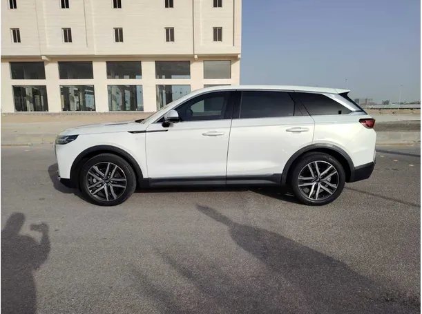 Car image 8