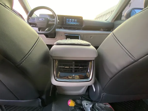 Car image 23