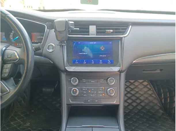 Car image 15