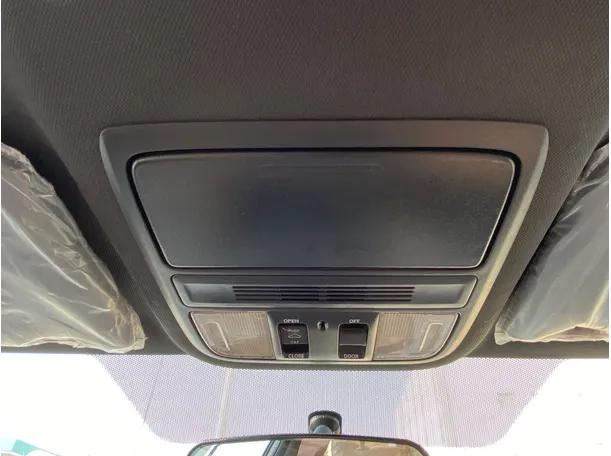 Car image 28