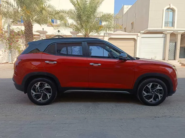 Car image 4