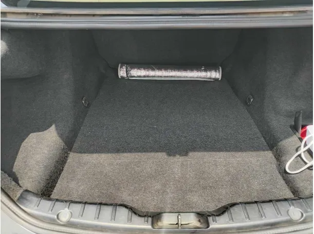 Car image 27