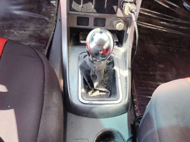 Car image 16