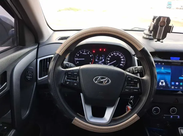 Car image 18