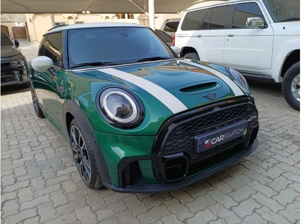 Car image 4