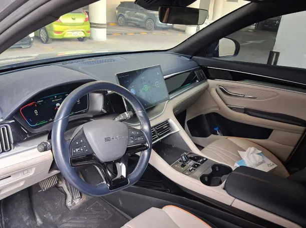 Car image 11