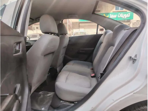 Car image 17