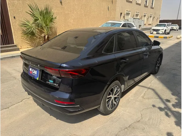 Car image 5