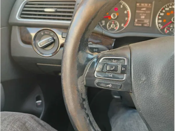 Car image 34