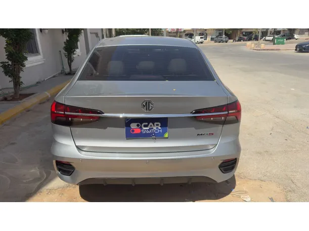Car image 6