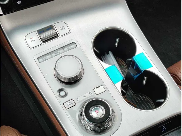 Car image 21