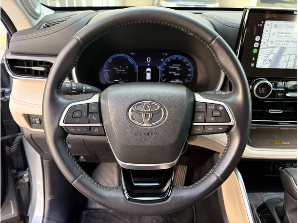 Car image 25