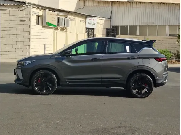 Car image 8