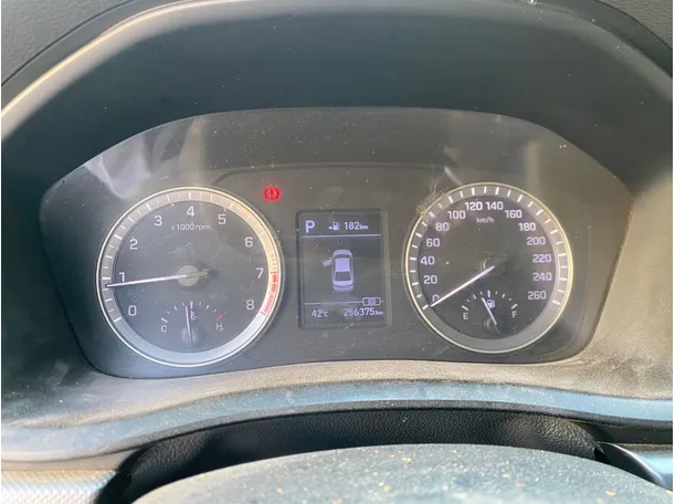 Car image 15