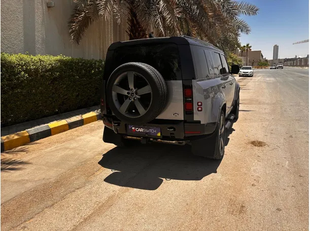 Car image 5