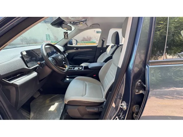 Car image 22