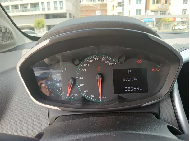 Car image 18