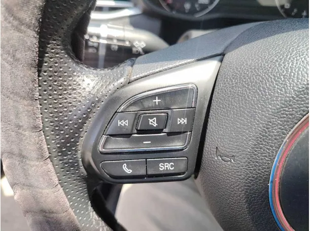 Car image 38